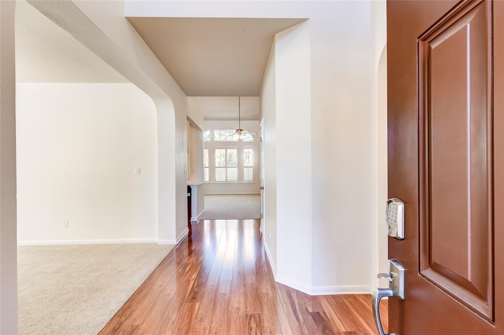 15617 Pumpkin Ridge Dr - Photo 3