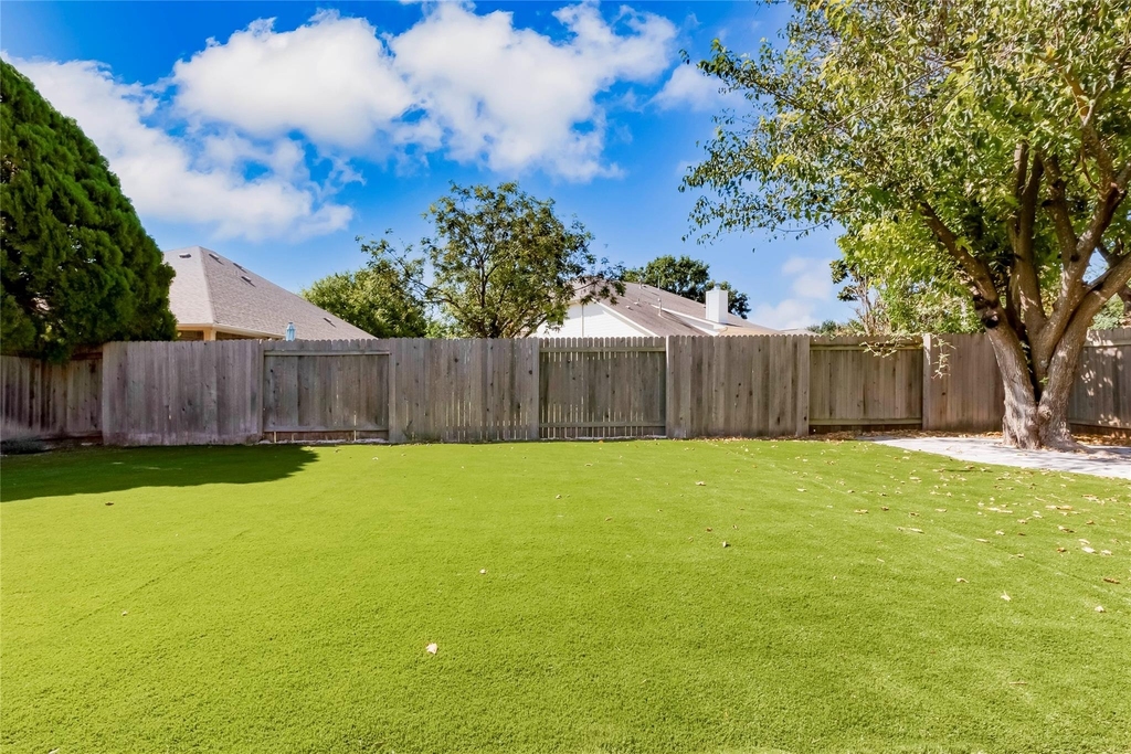 15617 Pumpkin Ridge Dr - Photo 29