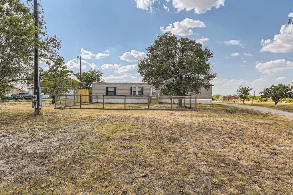 517 Crossroads Dr - Photo 1