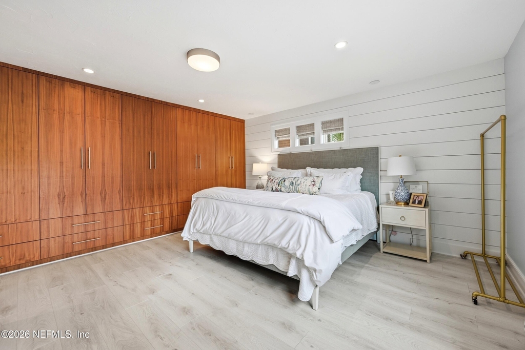 1440 Beach Avenue - Photo 6