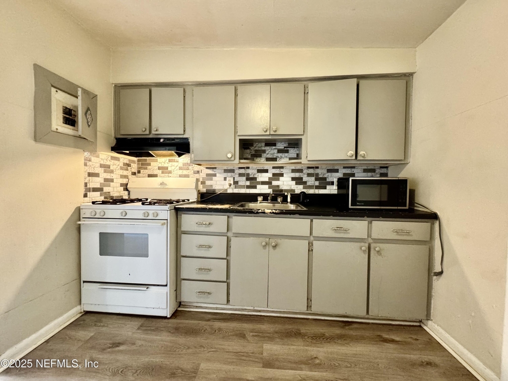 1859 Doyon Court - Photo 6