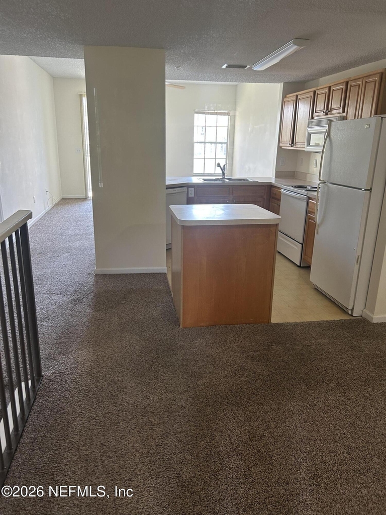 1005 Bella Vista Boulevard - Photo 2