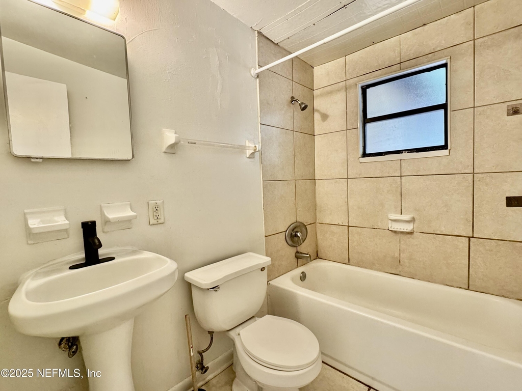 1851 Doyon Court - Photo 9