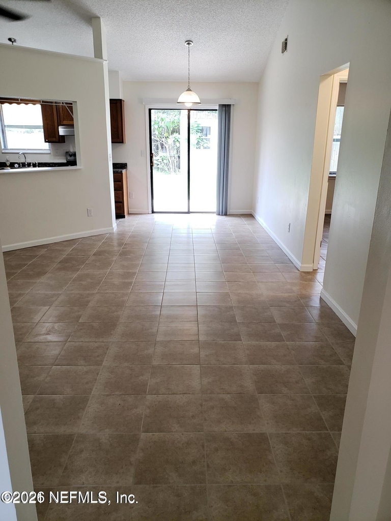 2642 San Francisco Boulevard - Photo 10