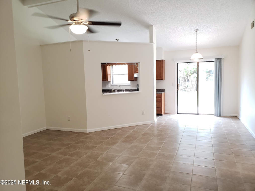 2642 San Francisco Boulevard - Photo 11