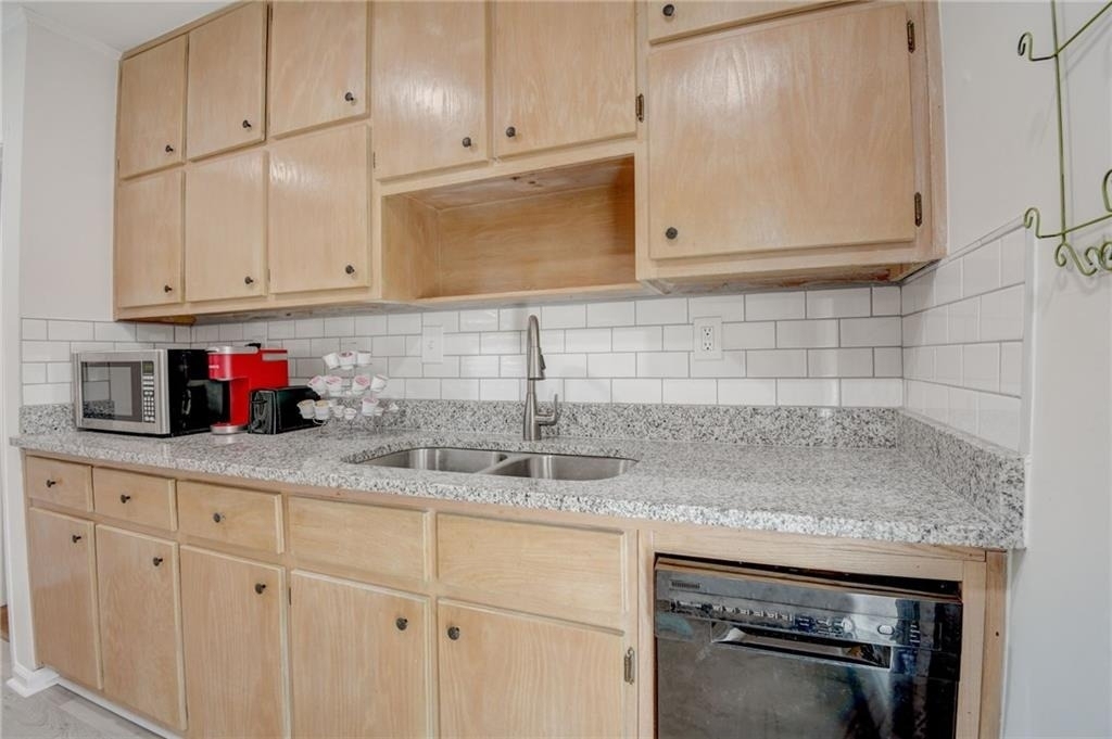 711 Campbell Circle - Photo 8