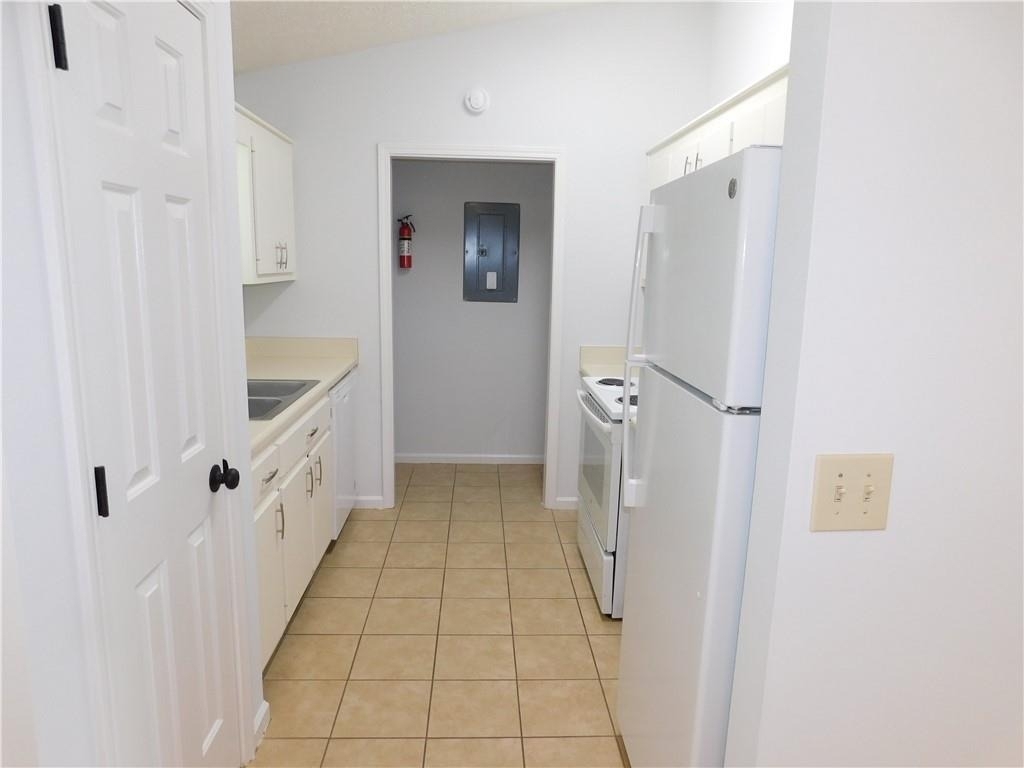 137 Riverside Circle - Photo 3