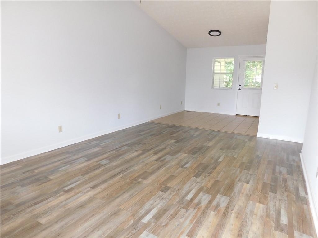 137 Riverside Circle - Photo 1