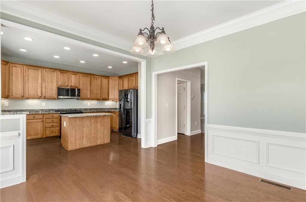 1035 E Paces Lane Ne - Photo 4