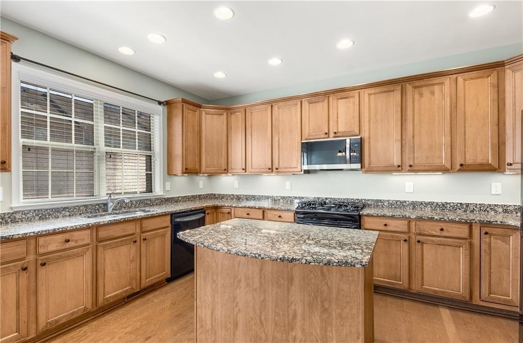 1035 E Paces Lane Ne - Photo 8