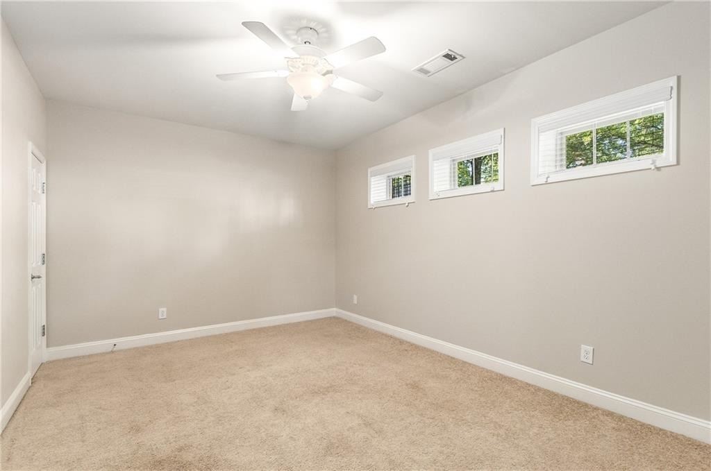 1035 E Paces Lane Ne - Photo 19