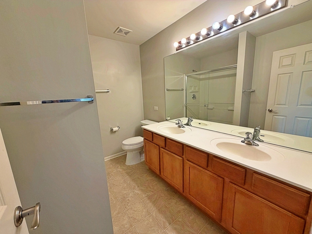2438 Anna Way - Photo 10