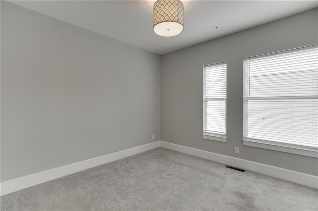 456 Parkway Drive Ne - Photo 26