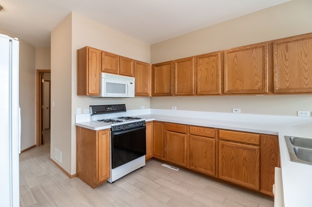 3241 Lightning Court - Photo 6
