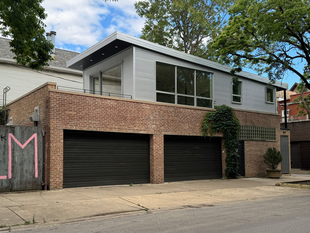 2159 W Evergreen Avenue - Photo 1