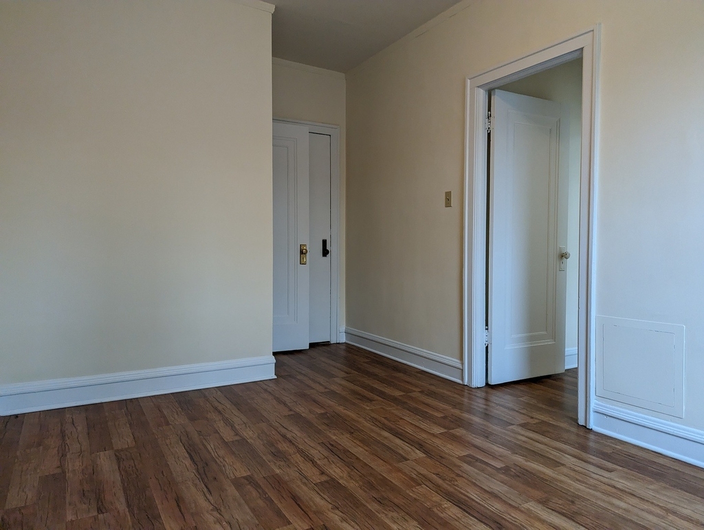2536 N Sawyer Avenue - Photo 7