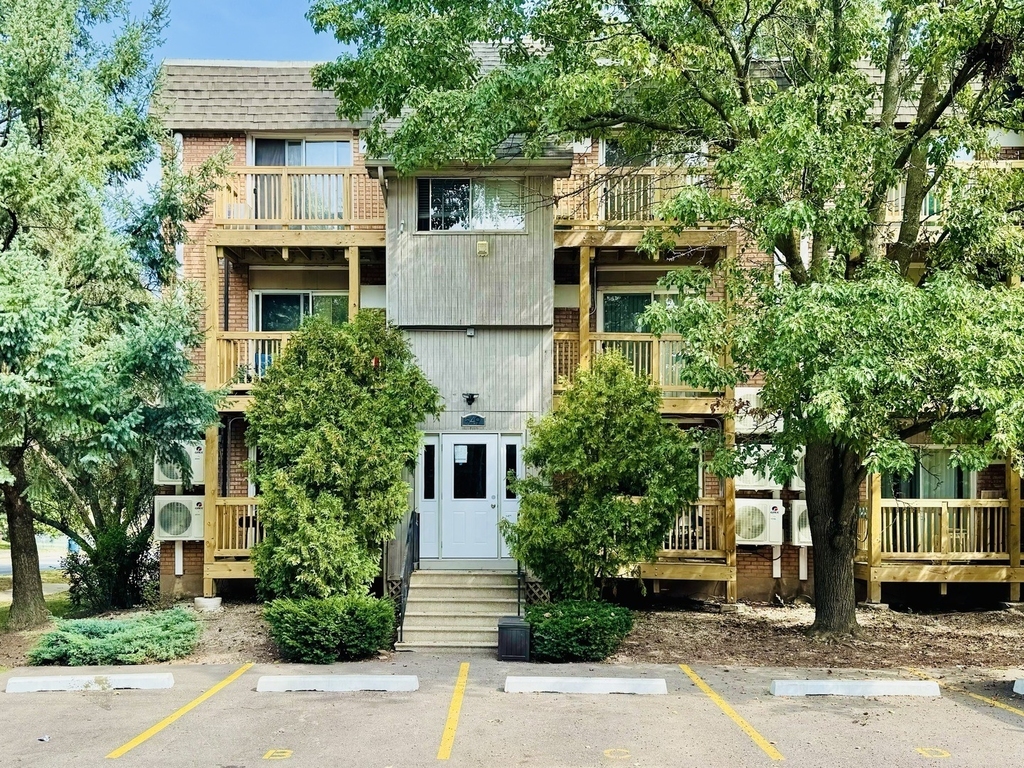 549 Ashland Avenue - Photo 0