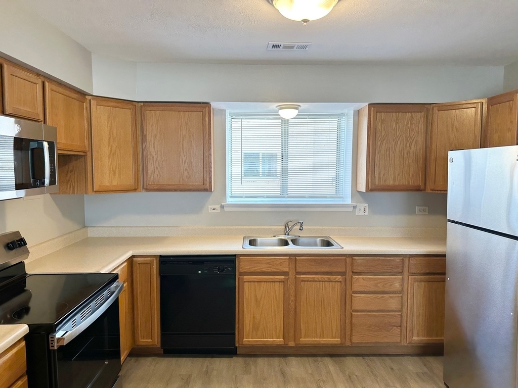 1003 Taft Avenue - Photo 1
