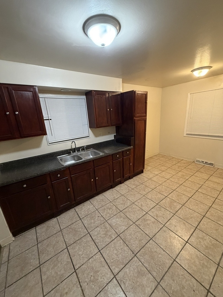 1241 Arthur Street - Photo 7