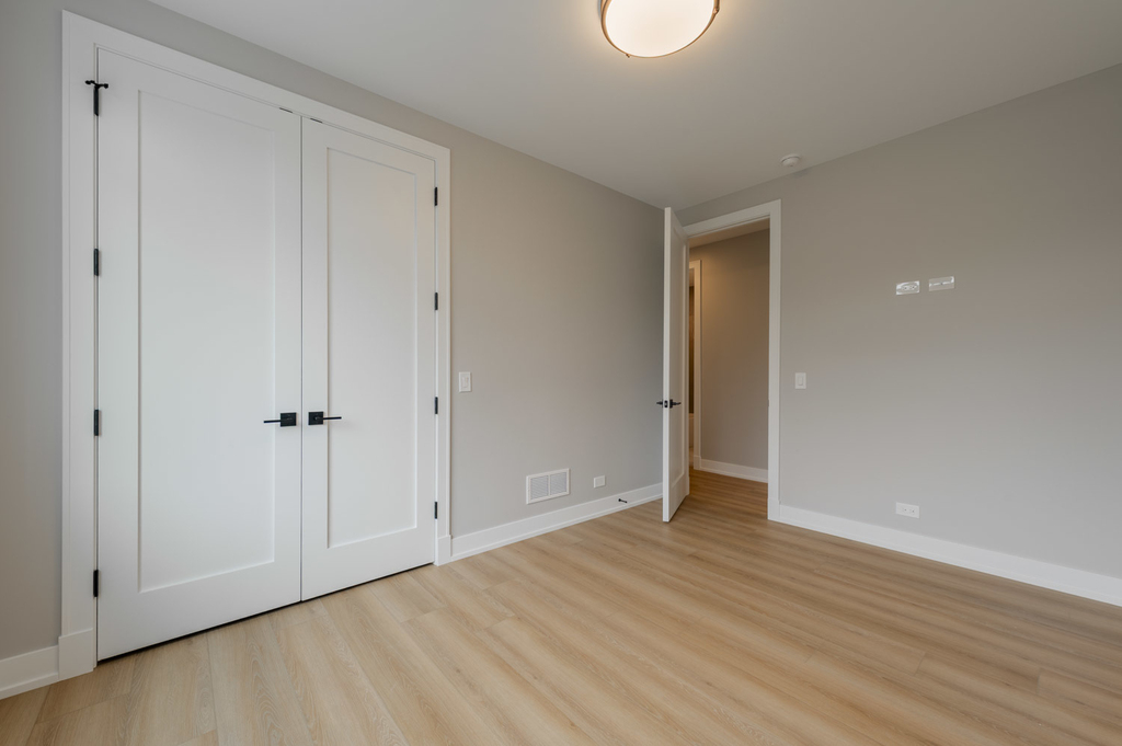 6519 W Addison Street - Photo 19