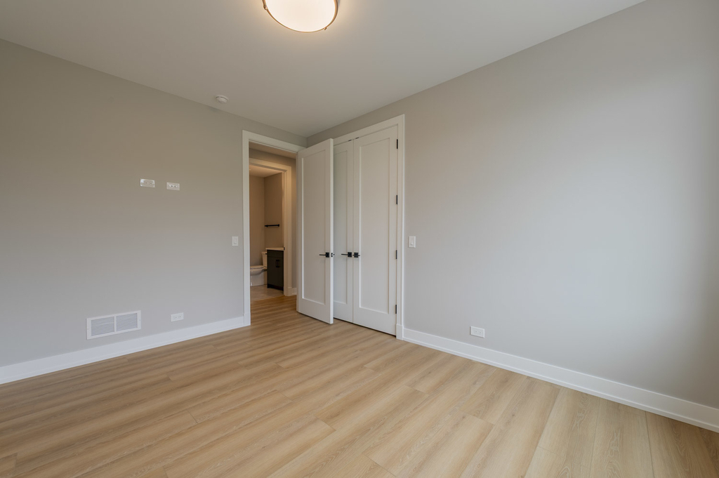 6519 W Addison Street - Photo 16