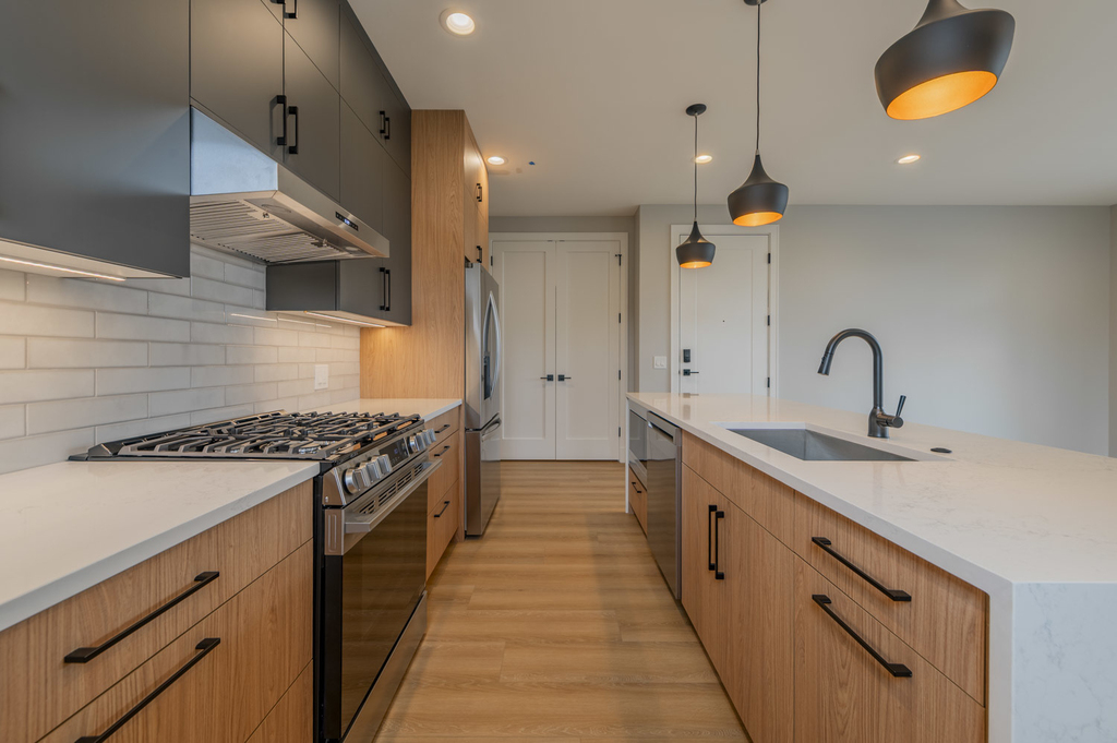 6519 W Addison Street - Photo 2