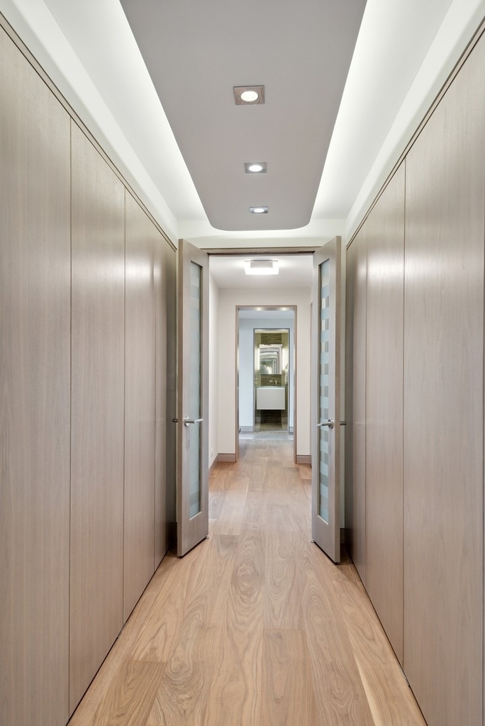 111 E Chestnut Street - Photo 43