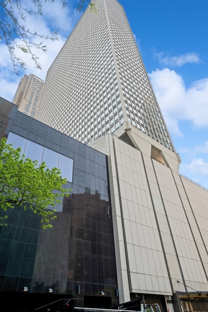 111 E Chestnut Street - Photo 1
