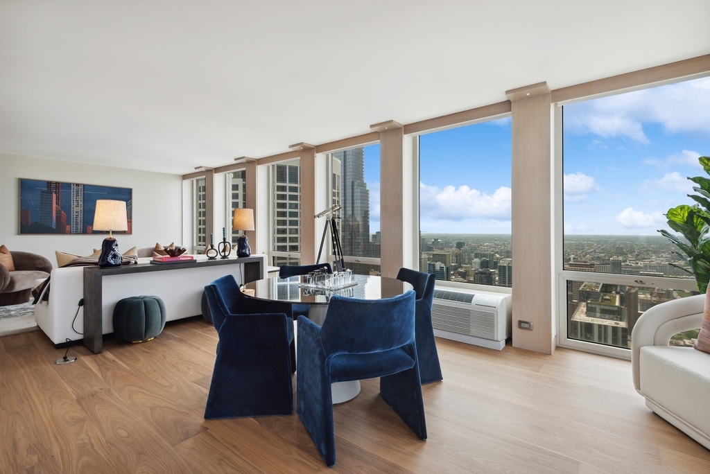111 E Chestnut Street - Photo 37