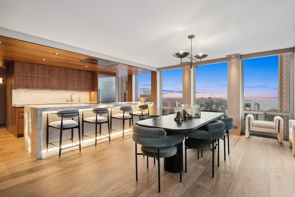 111 E Chestnut Street - Photo 19