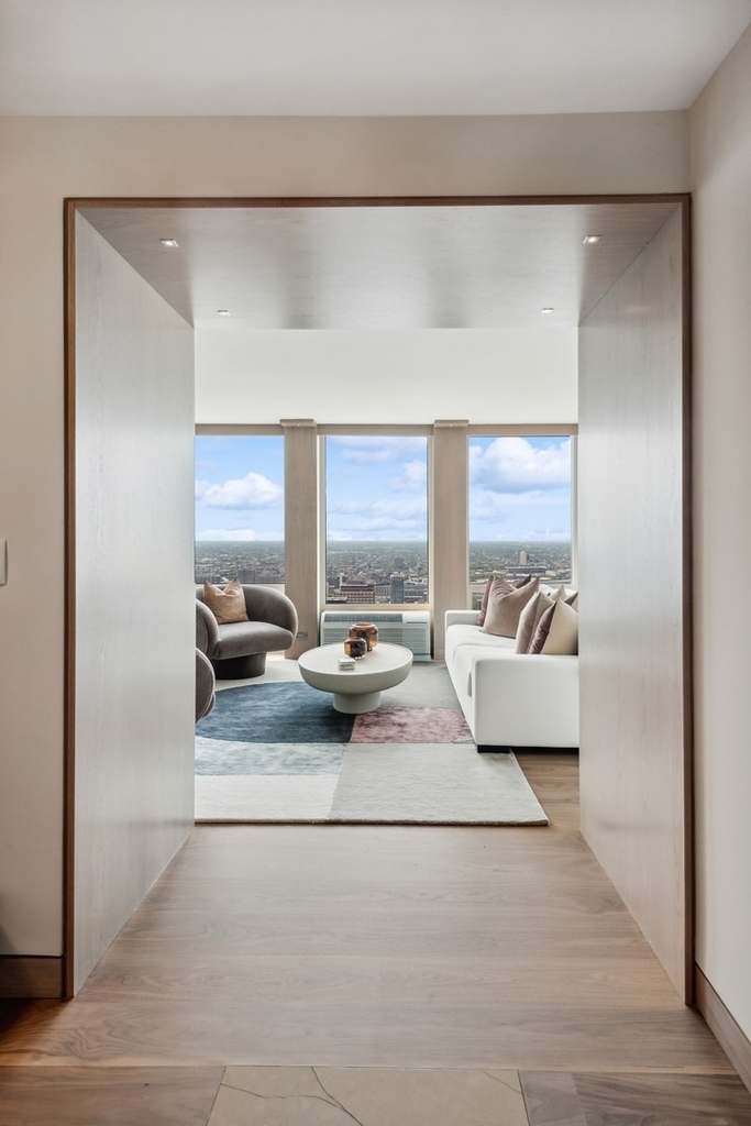111 E Chestnut Street - Photo 27