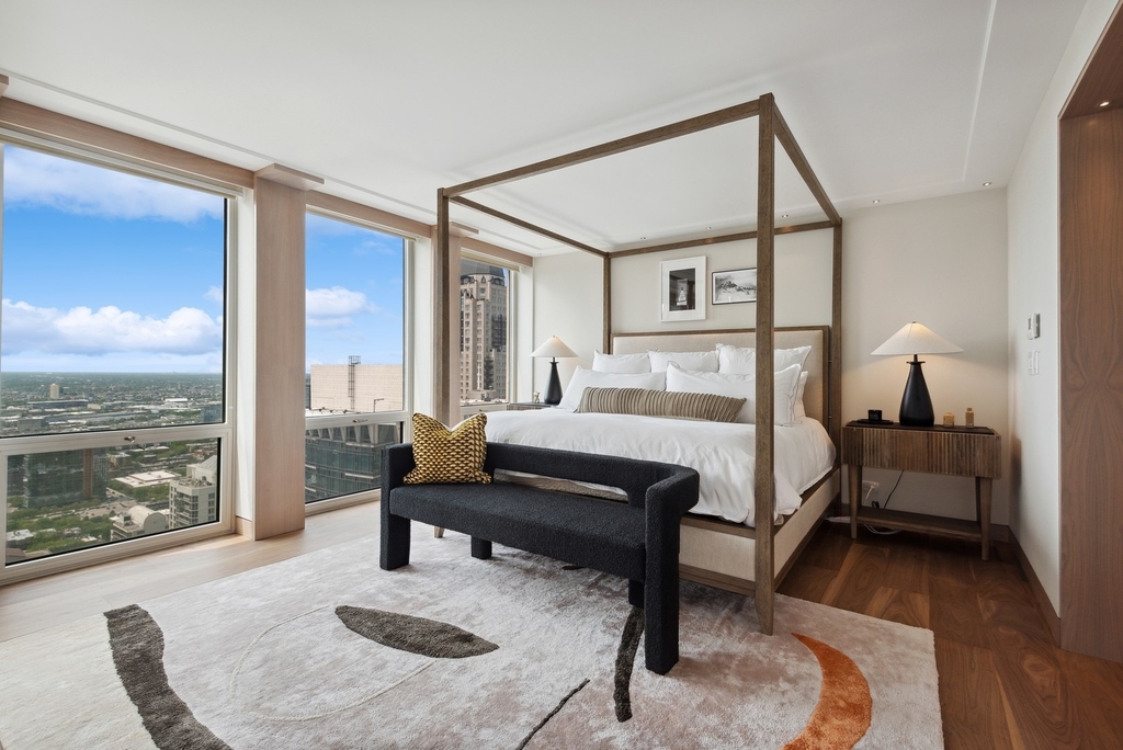 111 E Chestnut Street - Photo 44