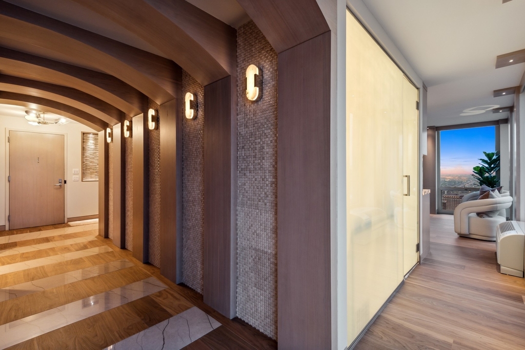 111 E Chestnut Street - Photo 6