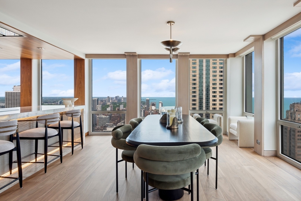 111 E Chestnut Street - Photo 16