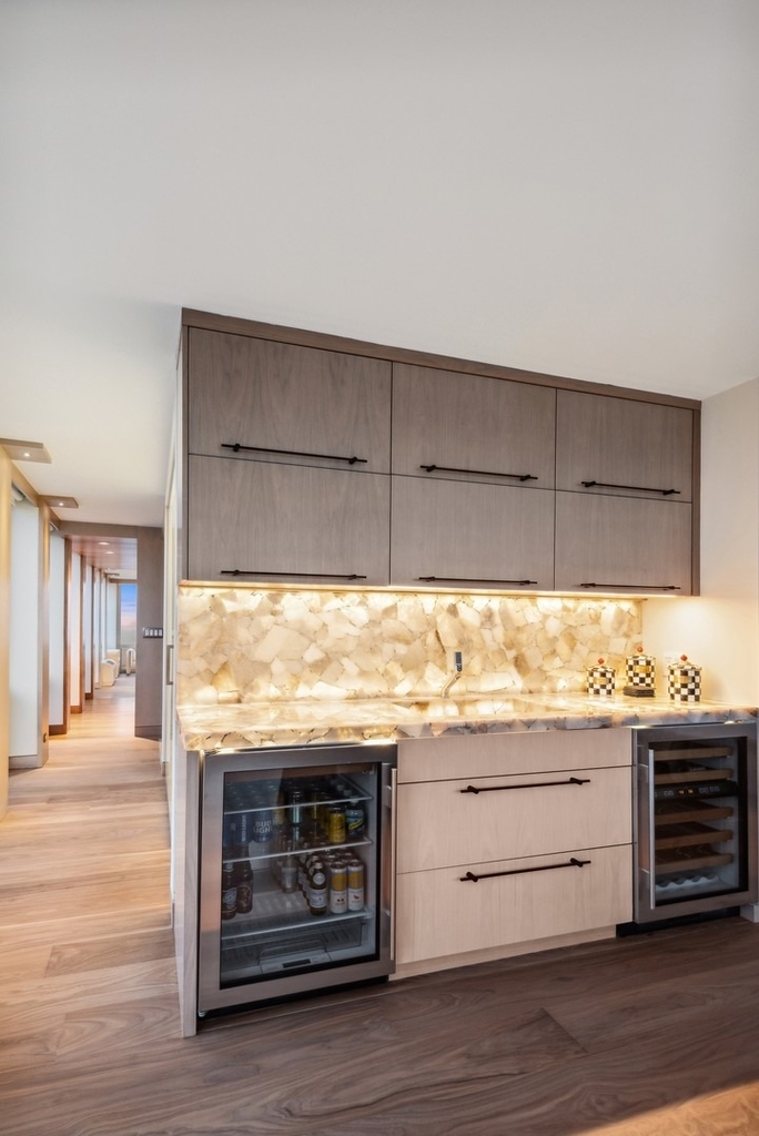 111 E Chestnut Street - Photo 35
