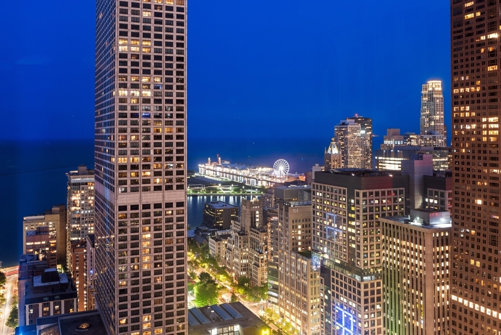 111 E Chestnut Street - Photo 63