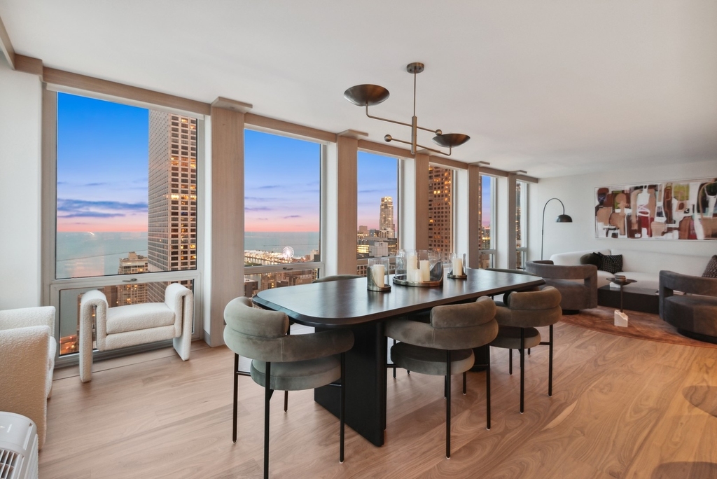 111 E Chestnut Street - Photo 17