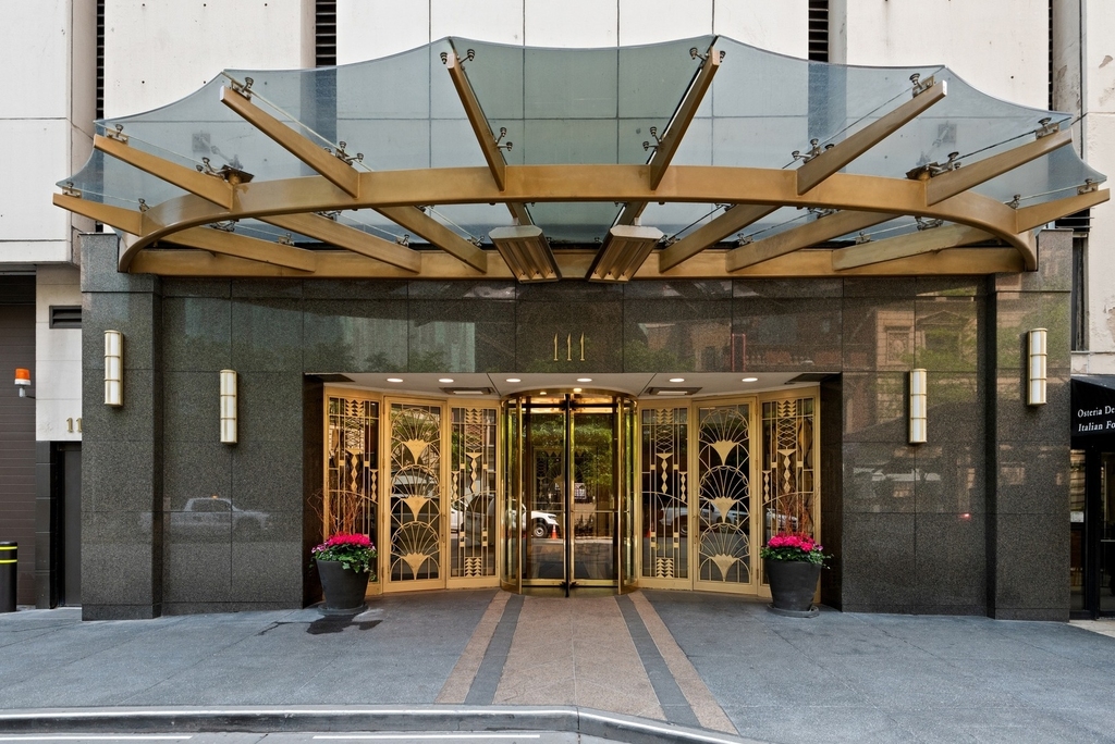 111 E Chestnut Street - Photo 0