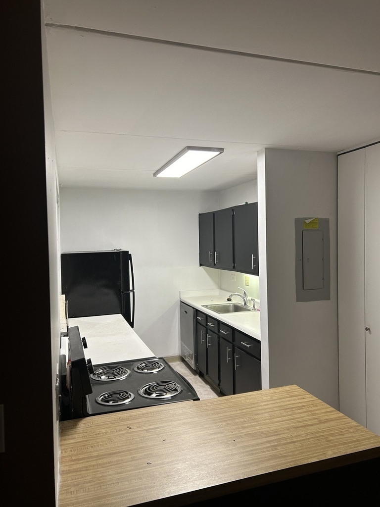 366 W Miner Street - Photo 1