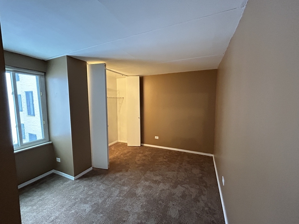 366 W Miner Street - Photo 5