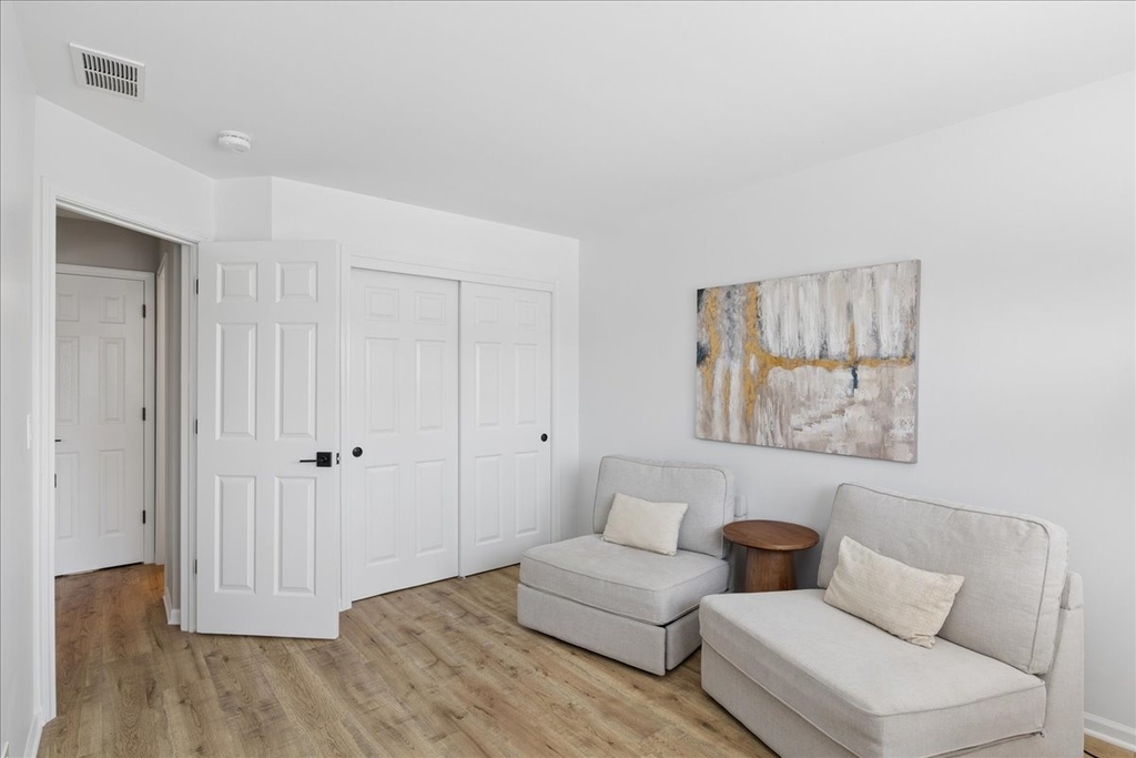 1116 Kensington Drive - Photo 18