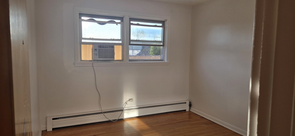 3923 Howard Street - Photo 8
