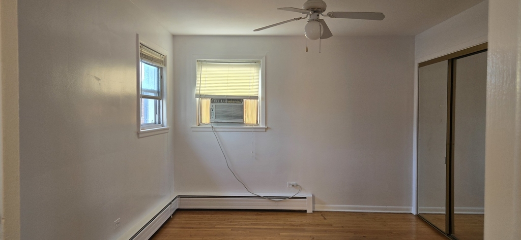 3923 Howard Street - Photo 10