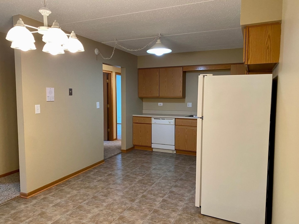 410 Schiller Street - Photo 14