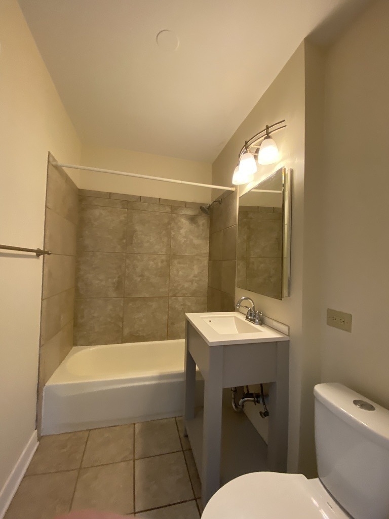 856 W Montrose Avenue - Photo 5