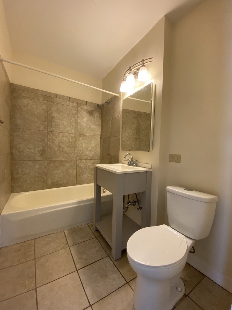 856 W Montrose Avenue - Photo 6
