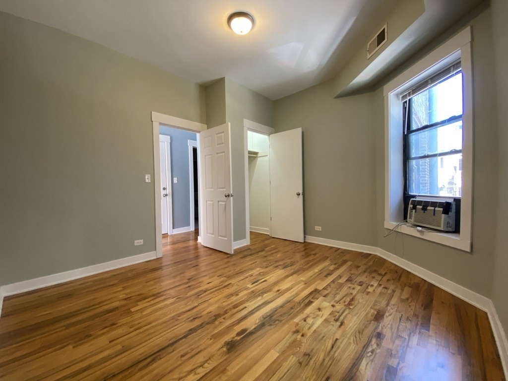 856 W Montrose Avenue - Photo 4