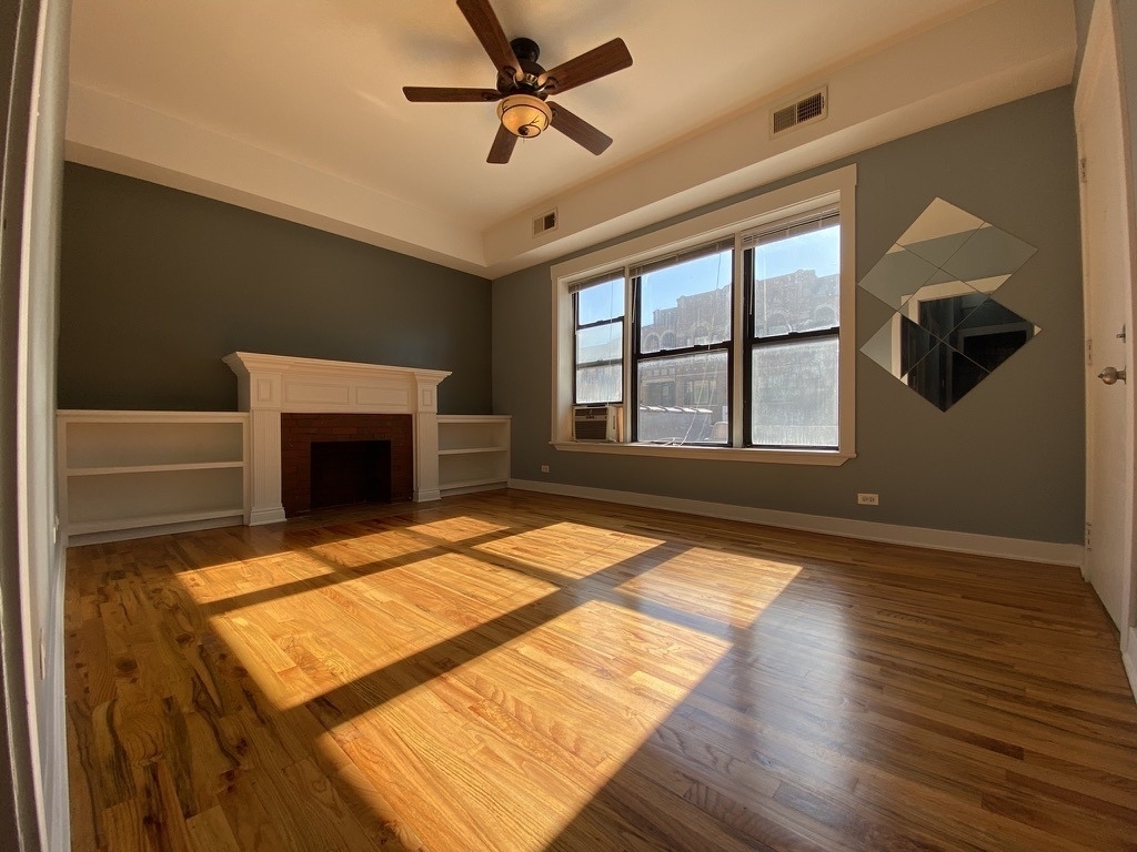 856 W Montrose Avenue - Photo 1