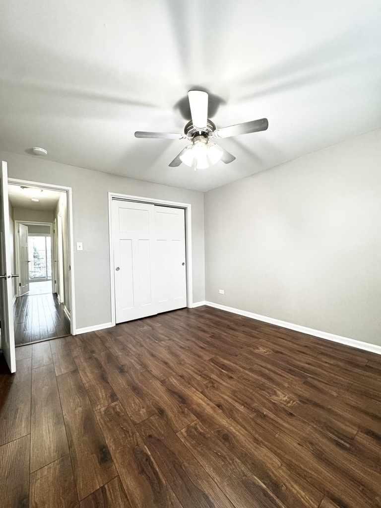 5644 W 105th Street - Photo 4