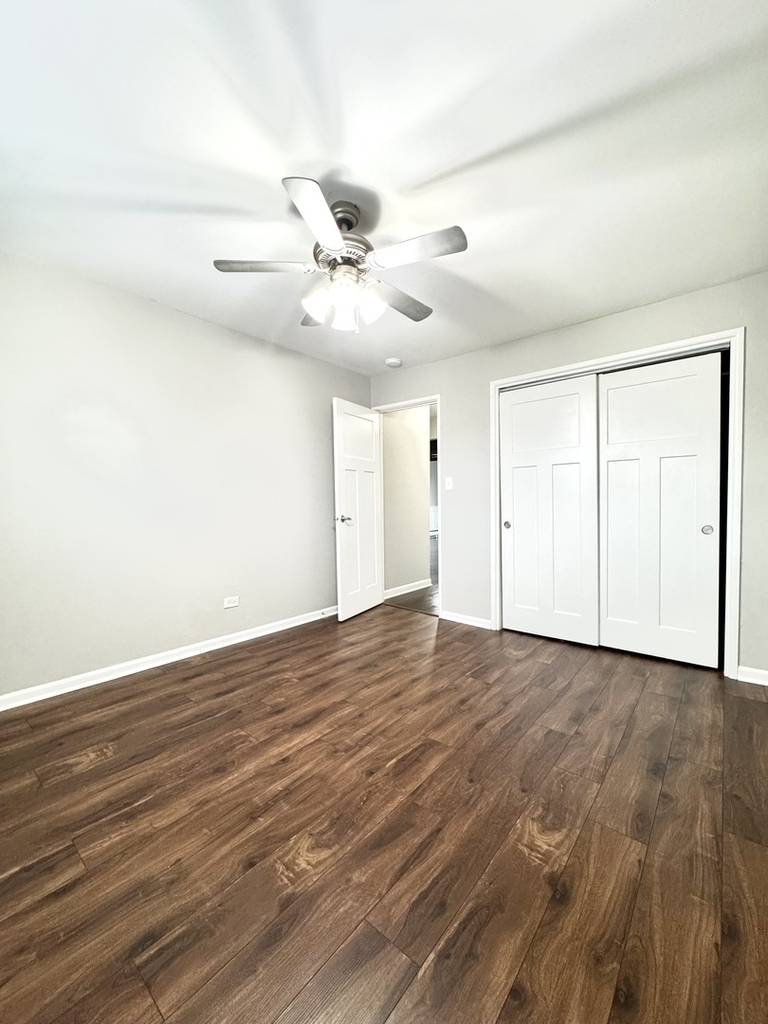5644 W 105th Street - Photo 3